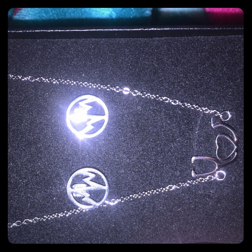 Nurse appreciation earrings and bracelet.